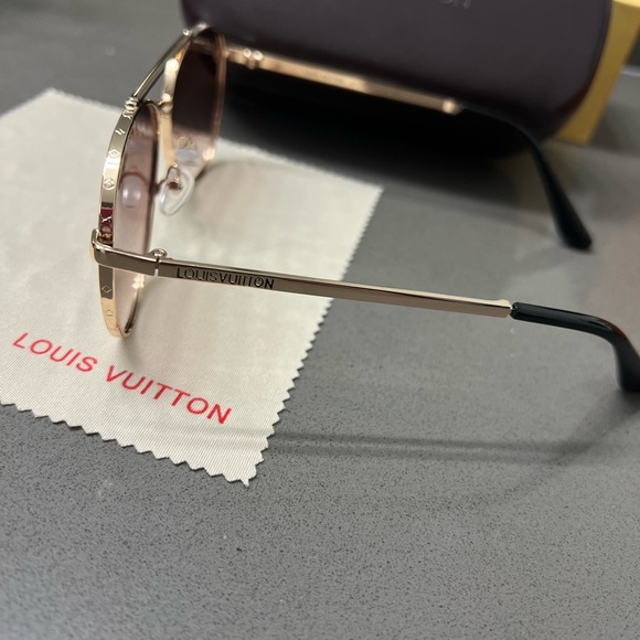 LV Aviator glasses - Picture 11 of 13